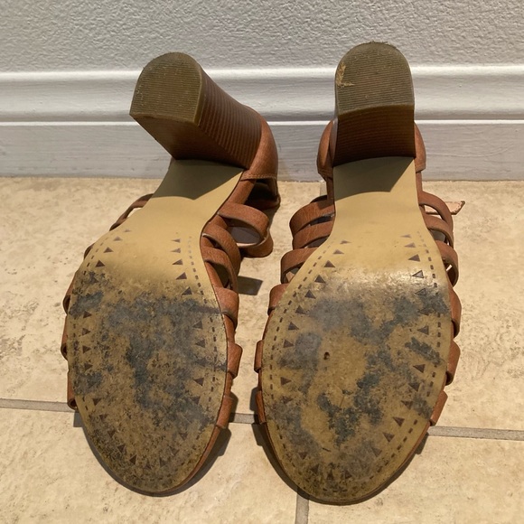 Francesca’s woven block heel sandals - Picture 3 of 4